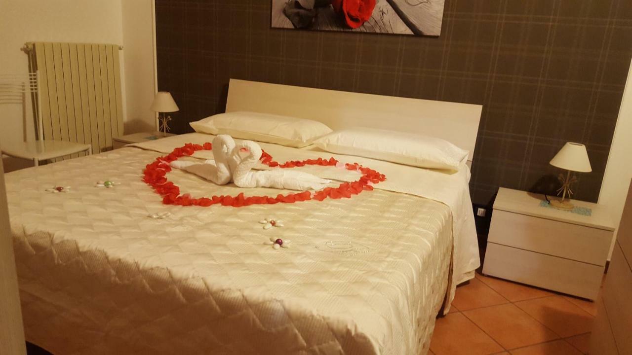 הוילה Le Rose Di מודיקה מראה חיצוני תמונה